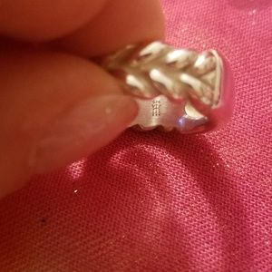 James Avery Jewelry - James Avery retired heavy signate ring James Avery Jewelry - James Avery retired heavy signate ring